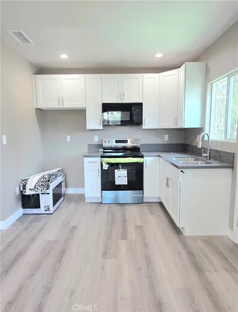 1247 E 20th