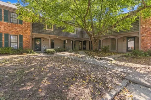 3099 Colonial Way #G