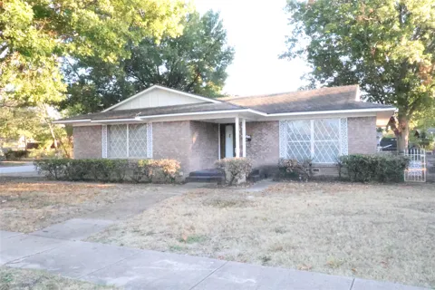 1202 Alamo Lane
