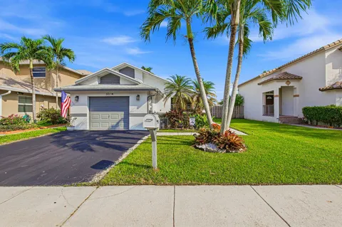 501 Lakeside Circle