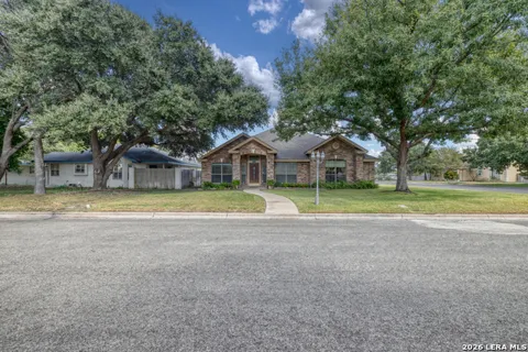 1 CYPRESS CIR