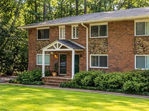 2412 Peachwood #2 Circle NE