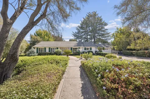 18 Country Club Drive