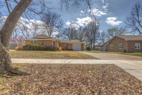 316 E Pecan Street
