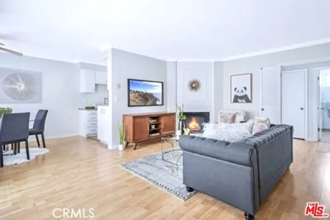 914 Lincoln Boulevard #302