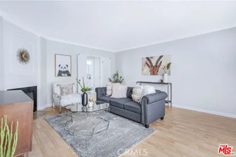 914 Lincoln Boulevard #302