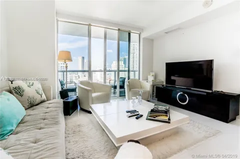 50 Biscayne Blvd #1807