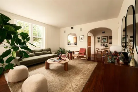 1061 Meridian Ave #2A