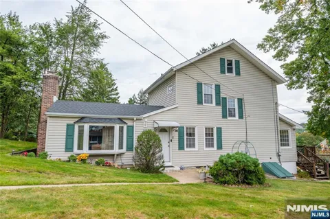 255 Pleasant Valley Way