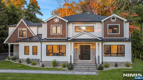 5 Foxcroft Drive