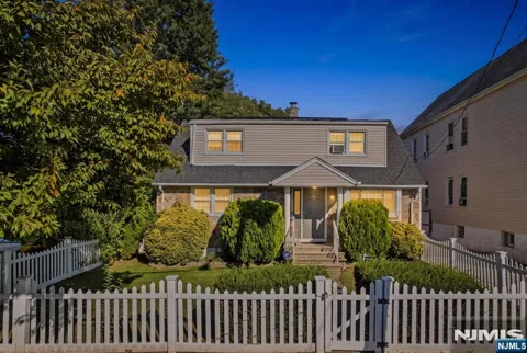 11 Raritan Avenue
