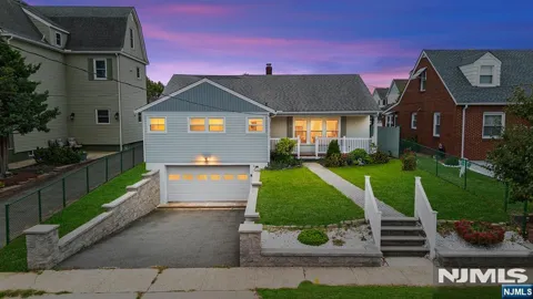 16 Pavonia Avenue