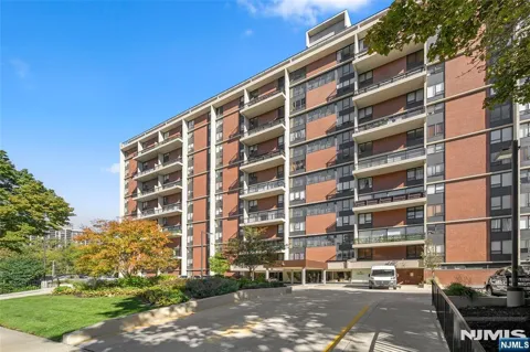 4 Horizon Road 805