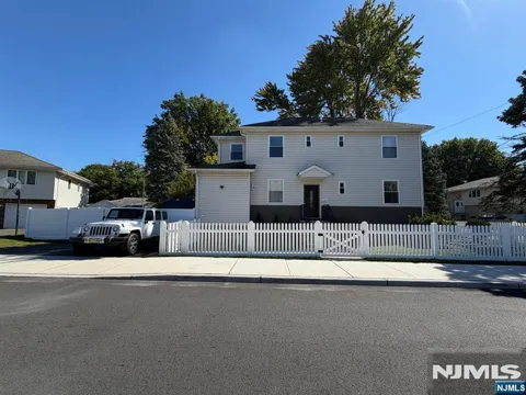 104 Niehaus Avenue