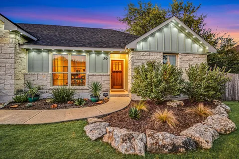 36 RIDGEWOOD CIRCLE