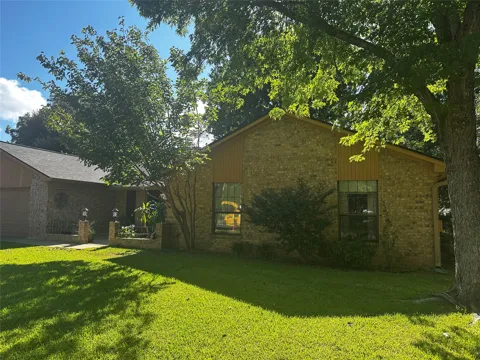 287 Meadowlakes Drive