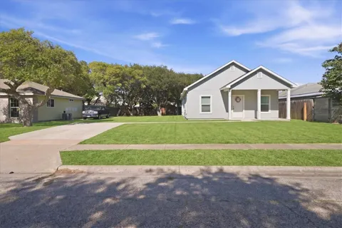 104 Pelican Avenue