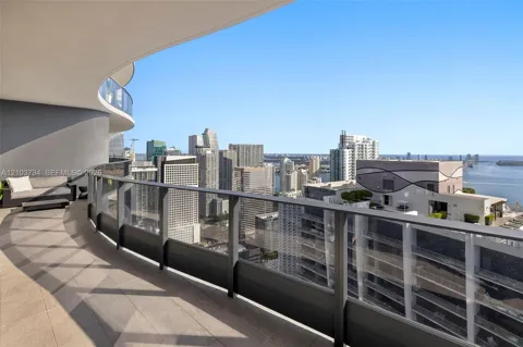 1000 Brickell Plz #PH5403