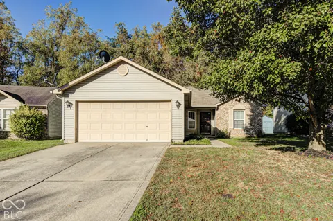 5916 Rolling Bluff