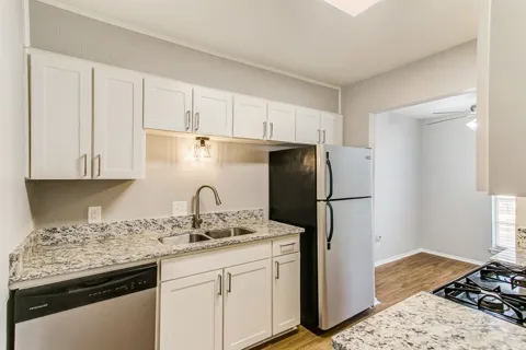 2200 W Lowden Street #13