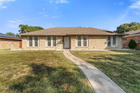 6907 Pickrell Drive
