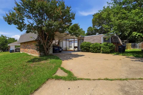 6811 Trail Lake Drive