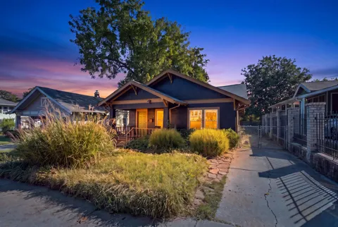 327 Santa Fe Avenue