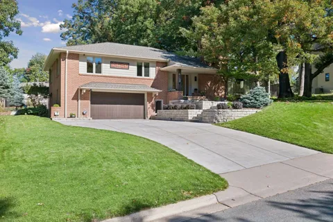 6100 Idylwood Drive