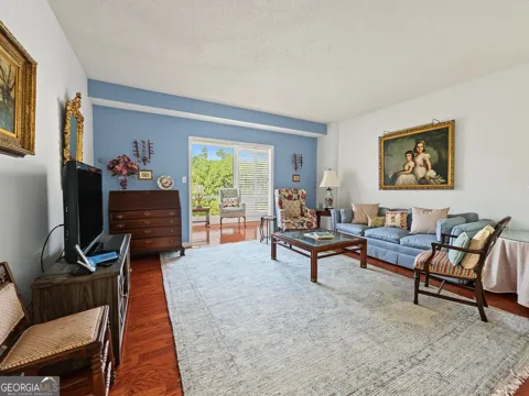 1800 Clairmont Lk