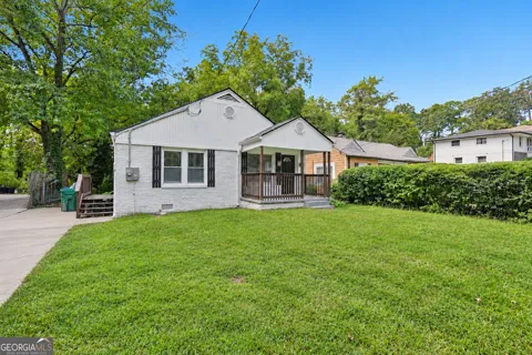 130 Stratford DR NW