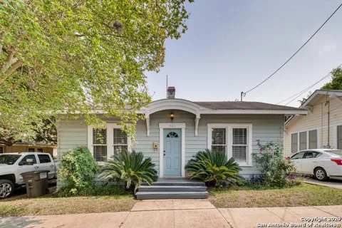 826 W Mulberry Ave