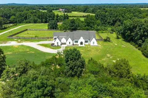 4035 Christiana Hoovers Gap Rd
