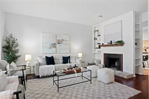 2529 Rio Grande Street #72