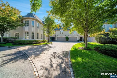 713 Bellaire Drive