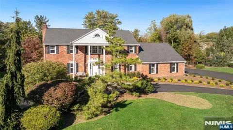 25 Paddock Road