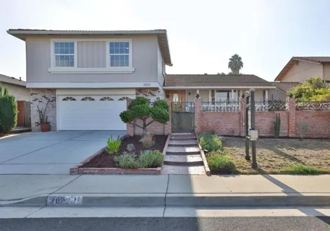 2022 Admiral Place