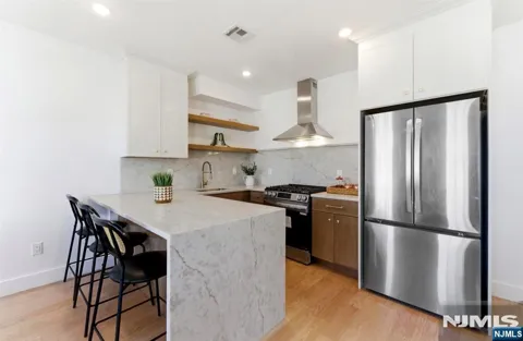 113 Oak Street 2