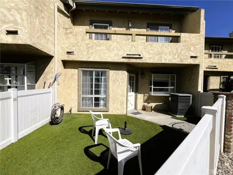 181 W La Verne Avenue #11