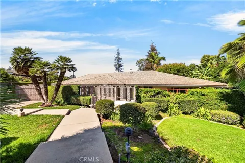 619 Lakeside