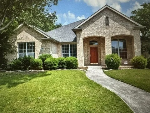 1601 Long Prairie Court