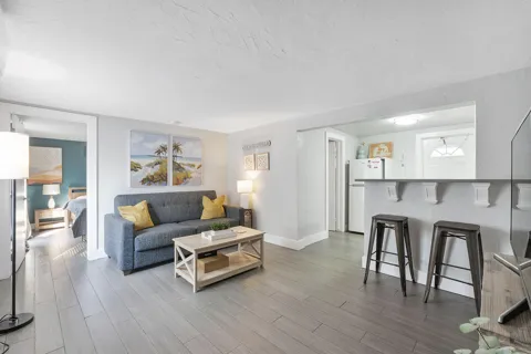 551 SW 13th Avenue #3