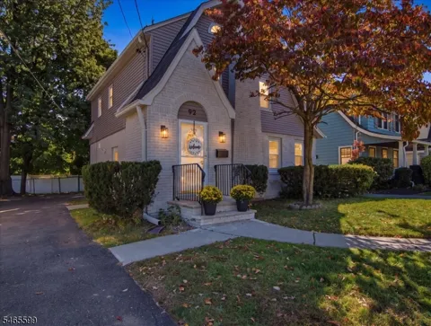 92 Mountain Ave