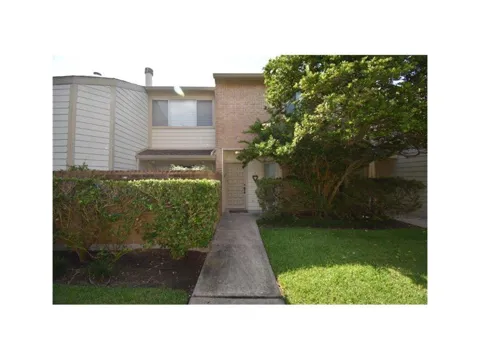 2060 Augusta Dr 3/7