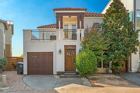 1906 Malone Cliff View