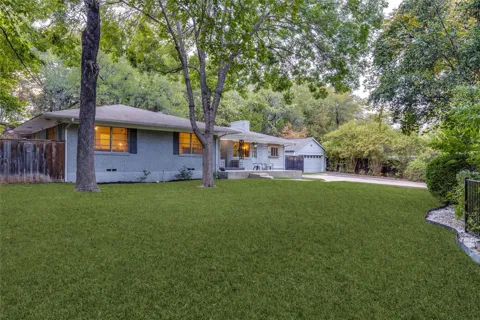 737 Hampton Road