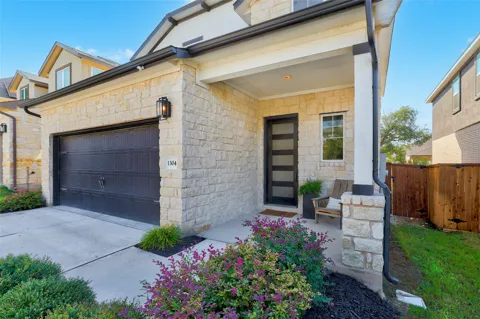 1304 Kneehigh Lane