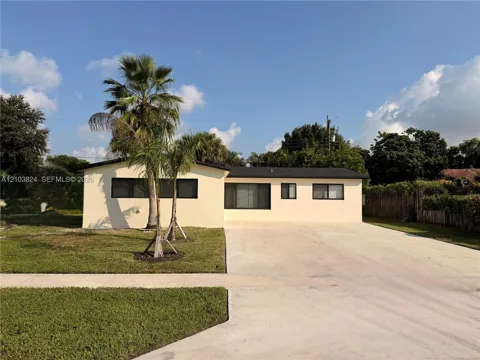 6211 NW 16th Ct