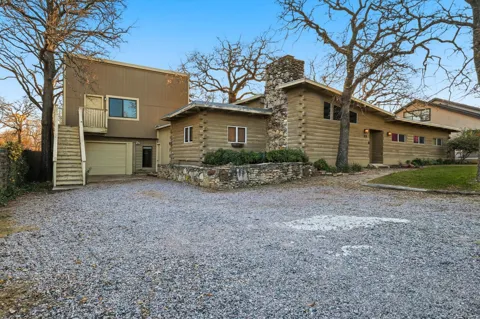 828 Highland Village Road
