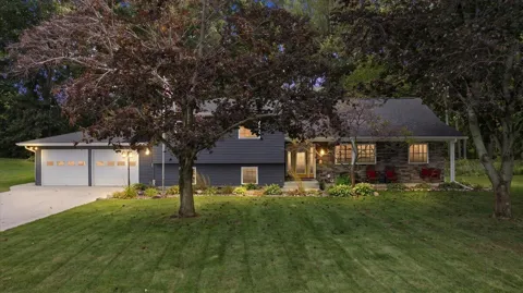 6388 Sycamore Bluff