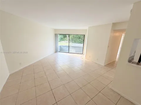 2000 Congress Ave #103
